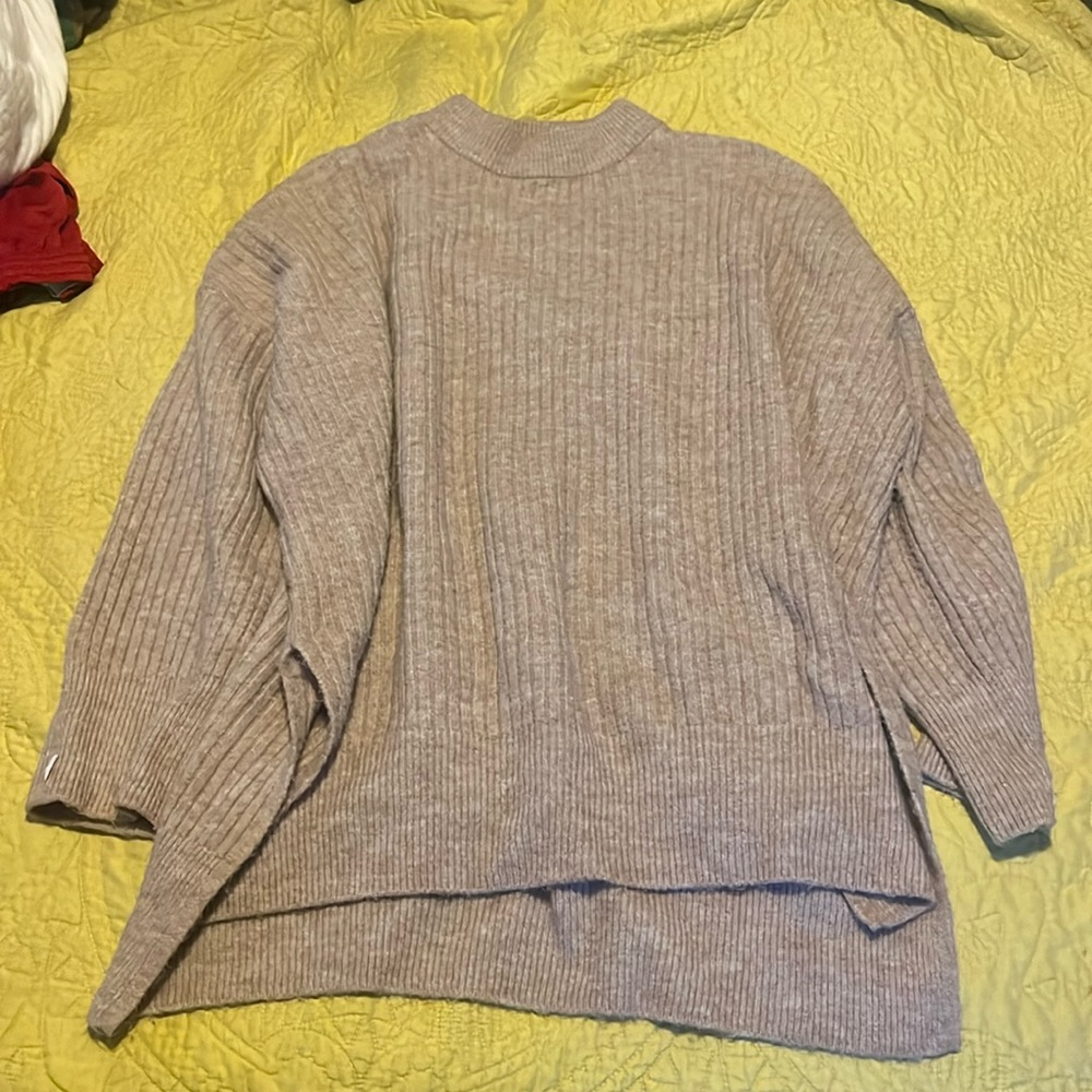 2 medium H&M sweaters